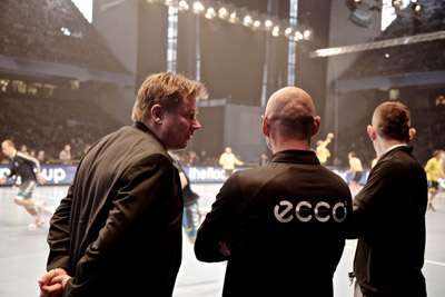 Magnus and coaches